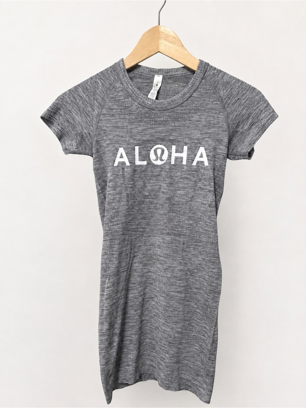 NWOT Lululemon Hawaii ALOHA Swiftly Tech Tee Gray Size 2